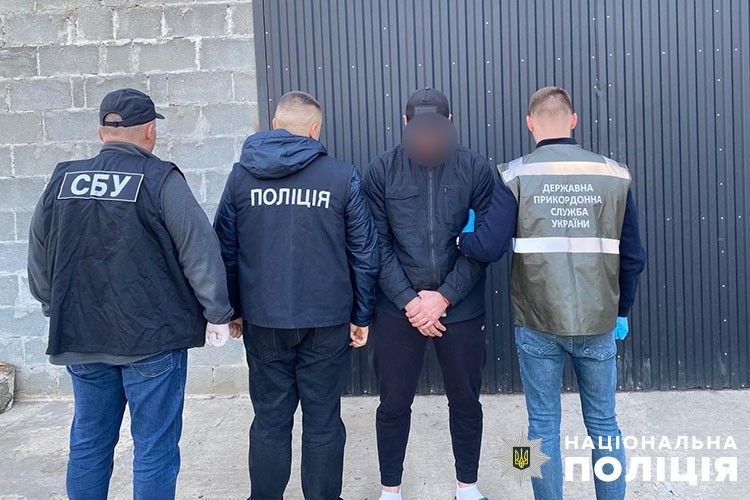 Новини Тернополя - фото з Брали по 8-10 тисяч доларів: судитимуть причетних до схеми незаконного виїзду військовозобов'язаних за кордон