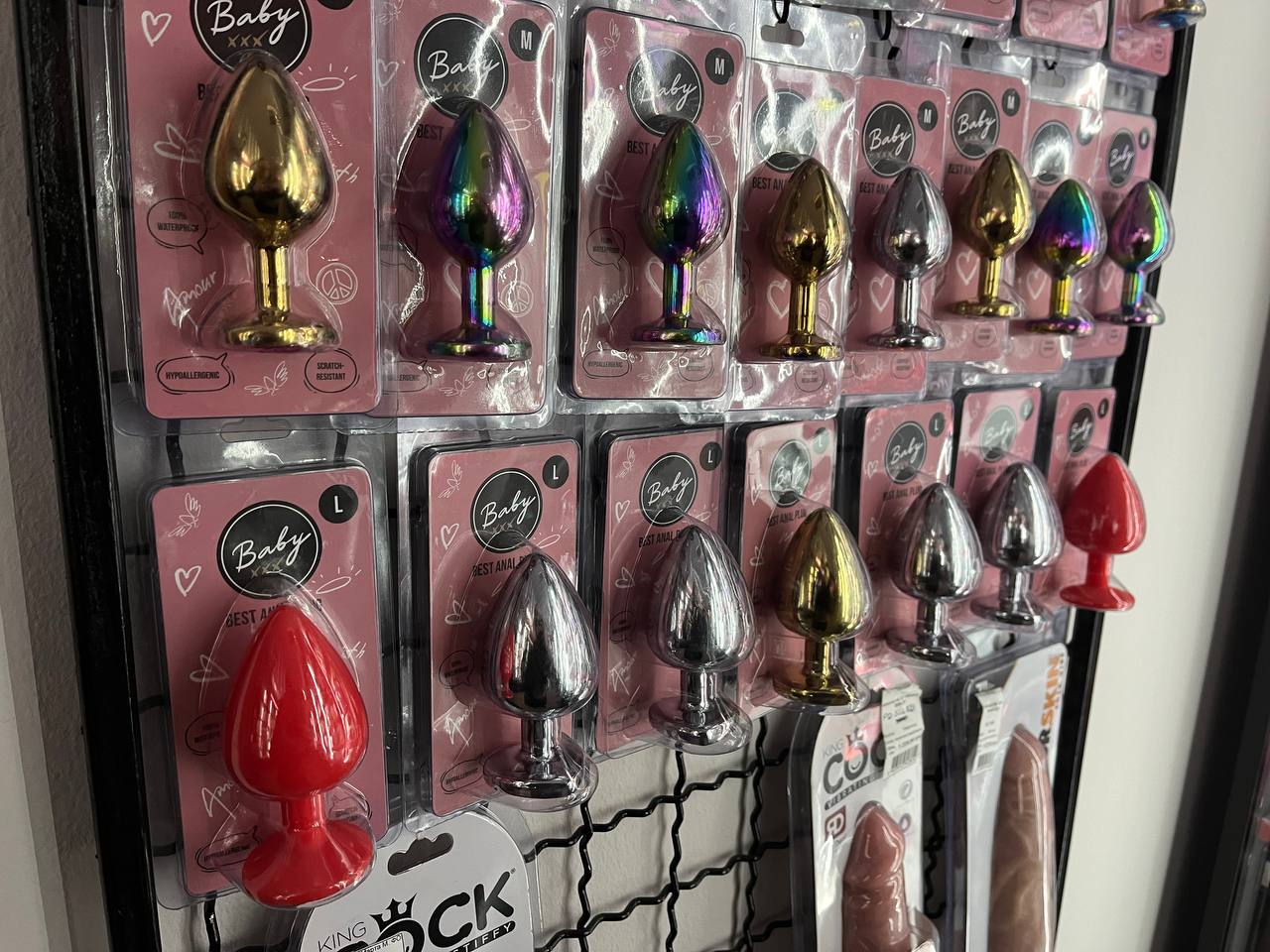 Новини Тернополя - фото з Святий Валентин ще не долетів до Тернополя? Чи є ажіотаж у тернопільських секс-шопах