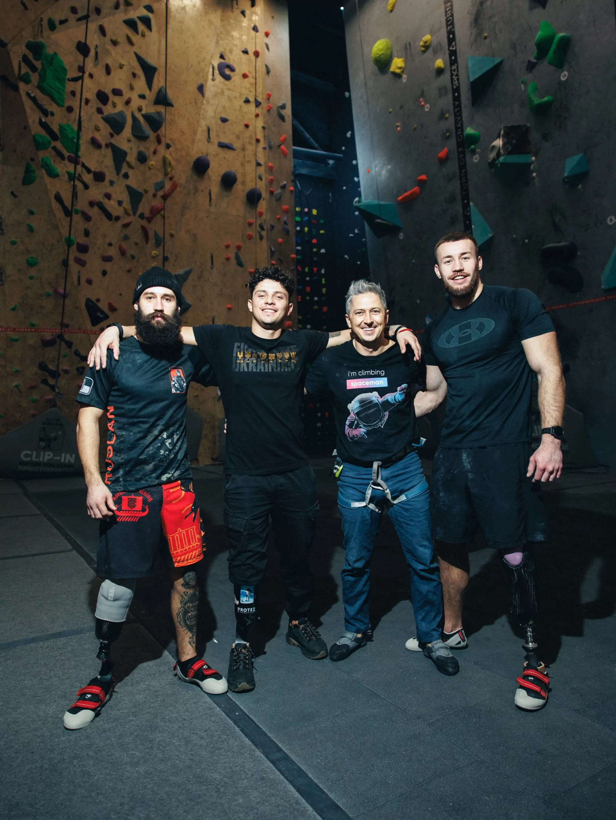 Новини Тернополя - фото з Нескорені: історія українських військових, які зійшли на Кіліманджаро не зважаючи на поранення