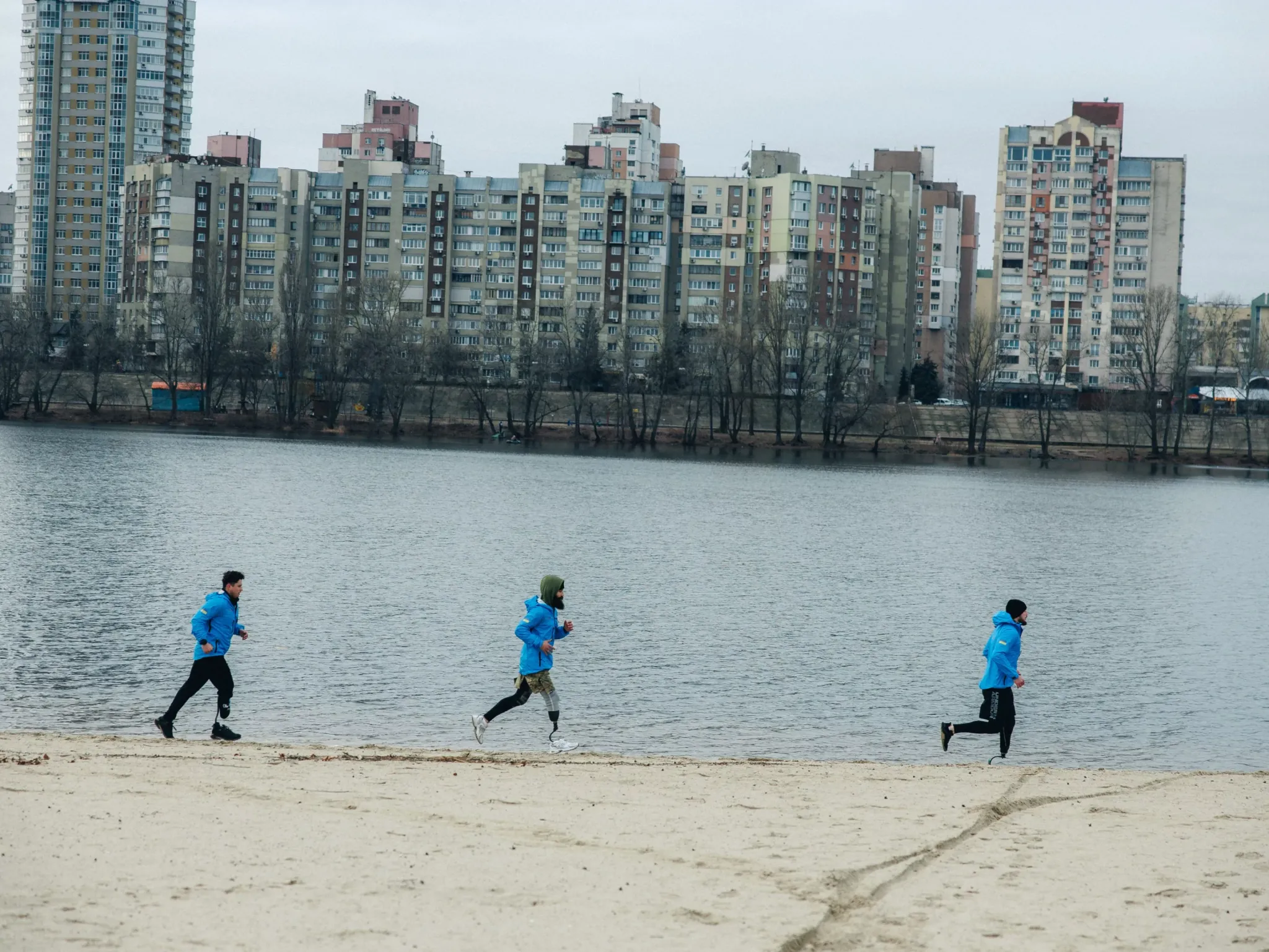 Новини Тернополя - фото з Нескорені: історія українських військових, які зійшли на Кіліманджаро не зважаючи на поранення