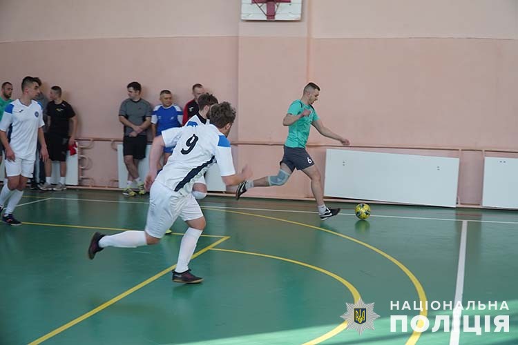 Новини Тернополя - фото з Футбольний турнір пам’яті спецпризначенця поліції Віктора Мельниченка провели у Тернополі У Тернополі відбувся футбольний турнір пам’яті спецпризначенця поліції Віктора Мельниченка
