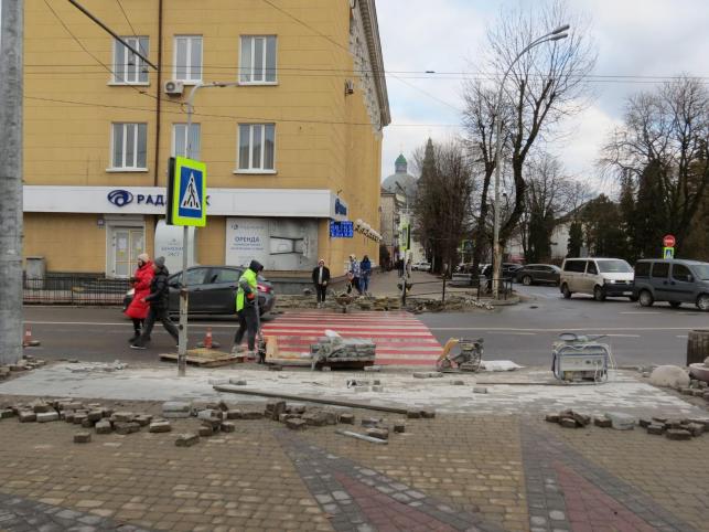 Новини Тернополя - фото з На ремонт та зниження тротуарів у Тернополі мають витратити майже 3 мільйона