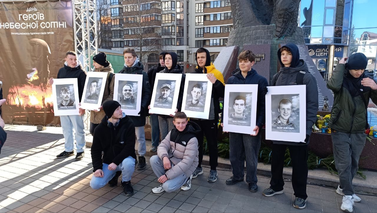 Новини Тернополя - фото з «Небесна Сотня підняла планку гідності до неймовірних висот»: тернополяни вшанували полеглих Героїв