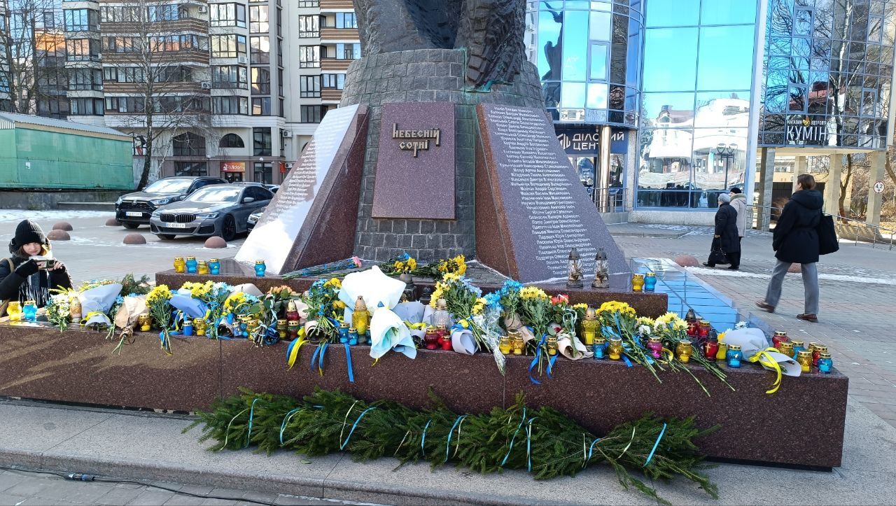 Новини Тернополя - фото з «Небесна Сотня підняла планку гідності до неймовірних висот»: тернополяни вшанували полеглих Героїв
