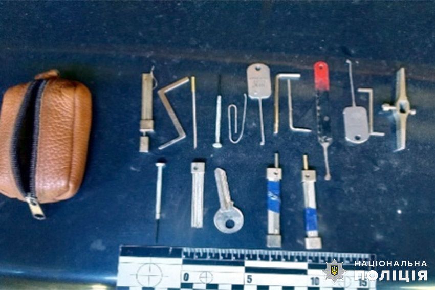 Новини Хмельницького - фото з У Хмельницькому засудили чоловіків, які вкрали у підприємиці 40 тисяч доларів