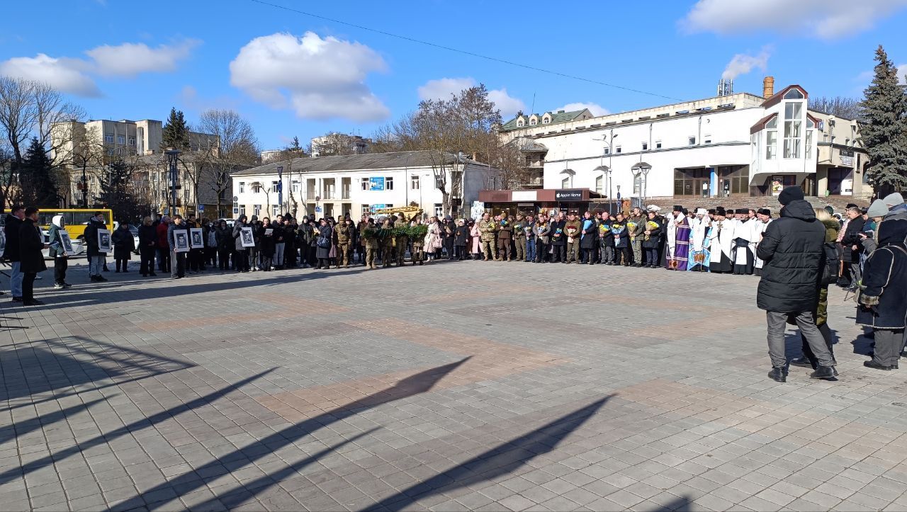 Новини Тернополя - фото з «Небесна Сотня підняла планку гідності до неймовірних висот»: тернополяни вшанували полеглих Героїв
