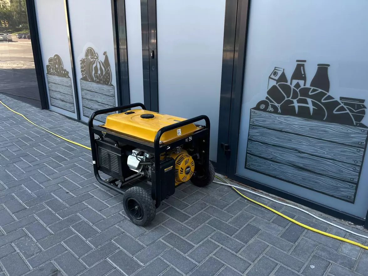 Новини Тернополя - фото з Зіпсовані продукти й тисячі гривень на паливо: підприємці Тернополя про обмеження електрики для них