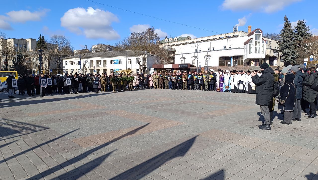 Новини Тернополя - фото з «Небесна Сотня підняла планку гідності до неймовірних висот»: тернополяни вшанували полеглих Героїв