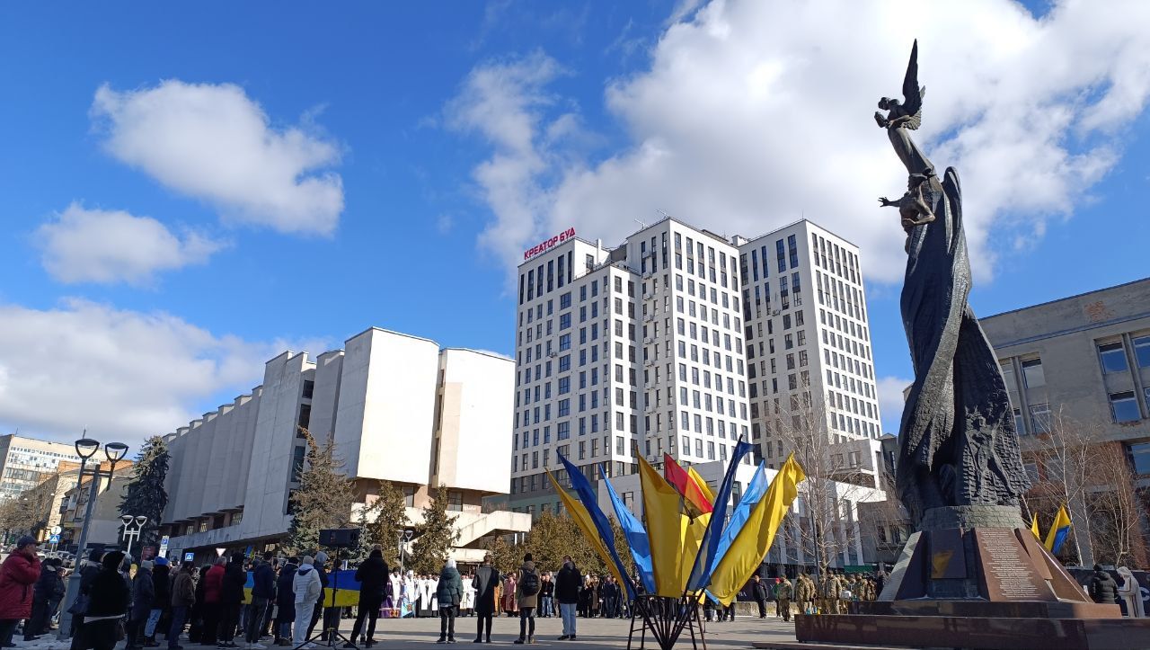 Новини Тернополя - фото з «Небесна Сотня підняла планку гідності до неймовірних висот»: тернополяни вшанували полеглих Героїв