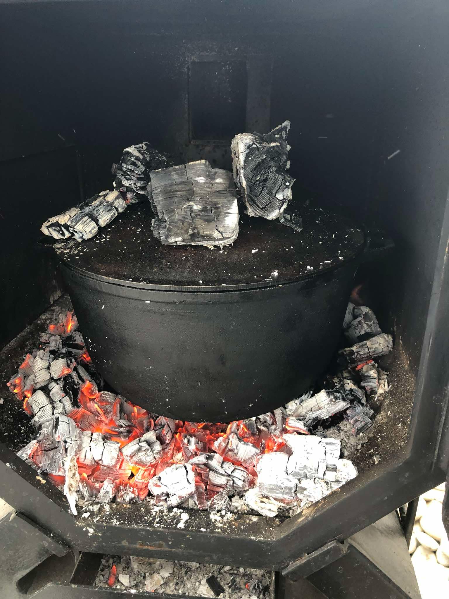 Новини Тернополя - фото з Готуємо фаршировані кальмари та хліб на дровах