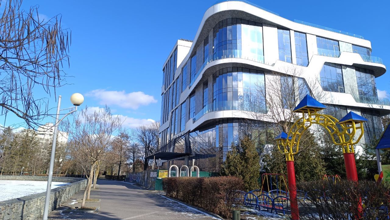 Новини Тернополя - фото з Реконструкція в парку Шевченка перетворилася на 8 поверхів. Готуються до відкриття?