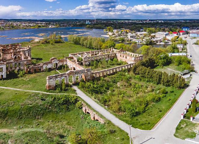 Новини Хмельницького - фото з Найстаріші й наймолодші міста Хмельниччини: хто ними володів і що там було раніше Ізяслав: відвідуємо місто з дивовижною архітектурою і монастирем-в'язницею - Tochka.net