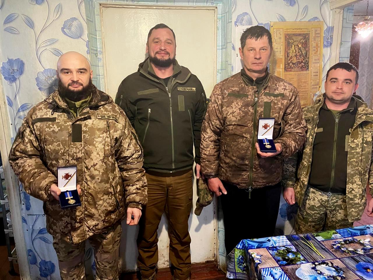 Новини Тернополя - фото з Військовослужбовців 85 батальйону нагородили медаллю «За любов і жертовність до України»