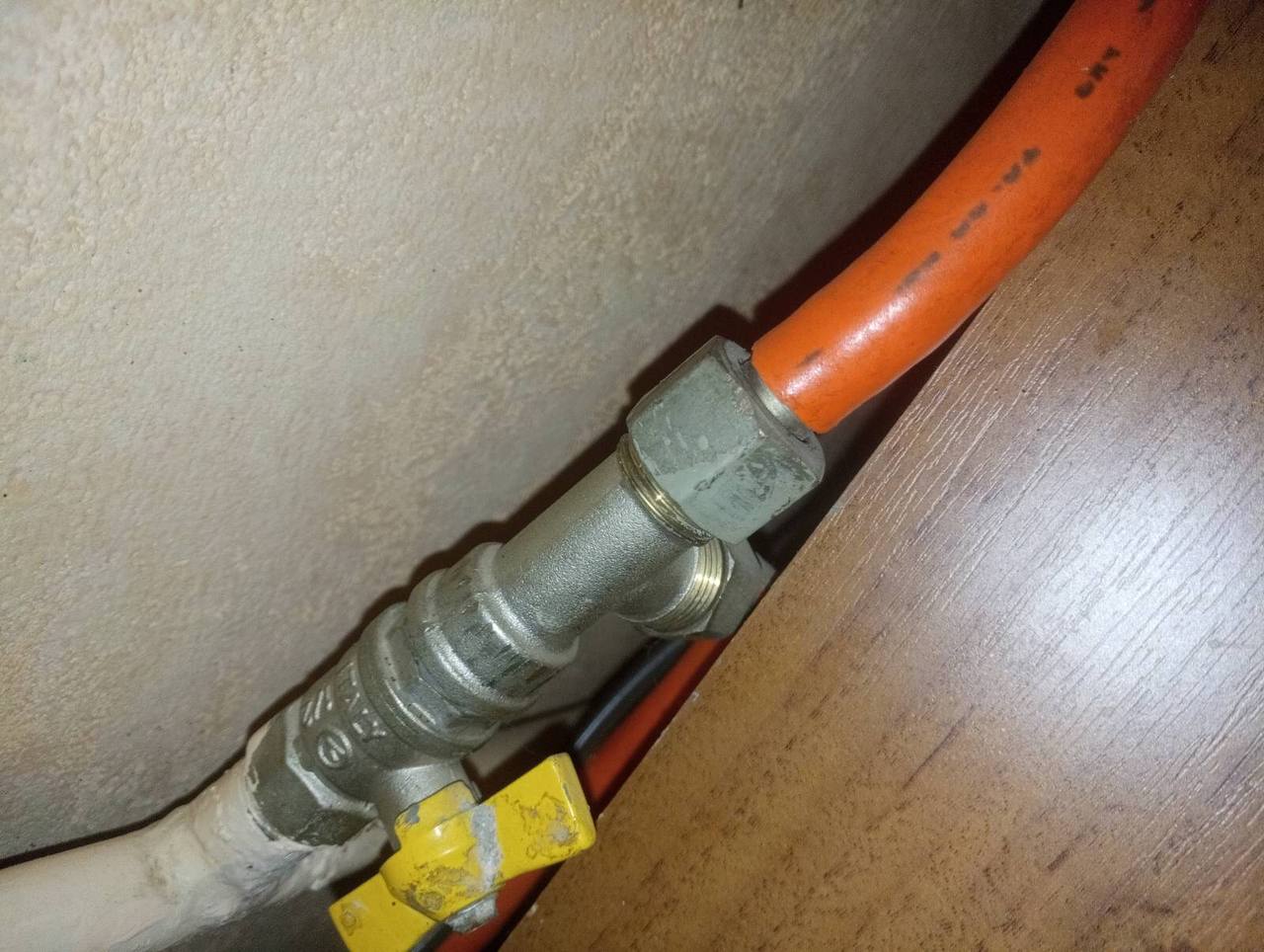 На зображенні може бути: водонагрівач