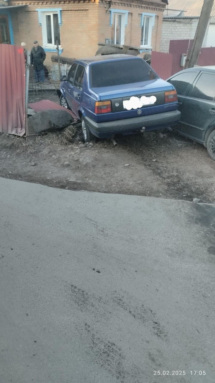 Новини Козятина - фото з У Козятині п’яний водій на «Фольцвагені» в’їхав у «Шкоду» і протаранив паркан