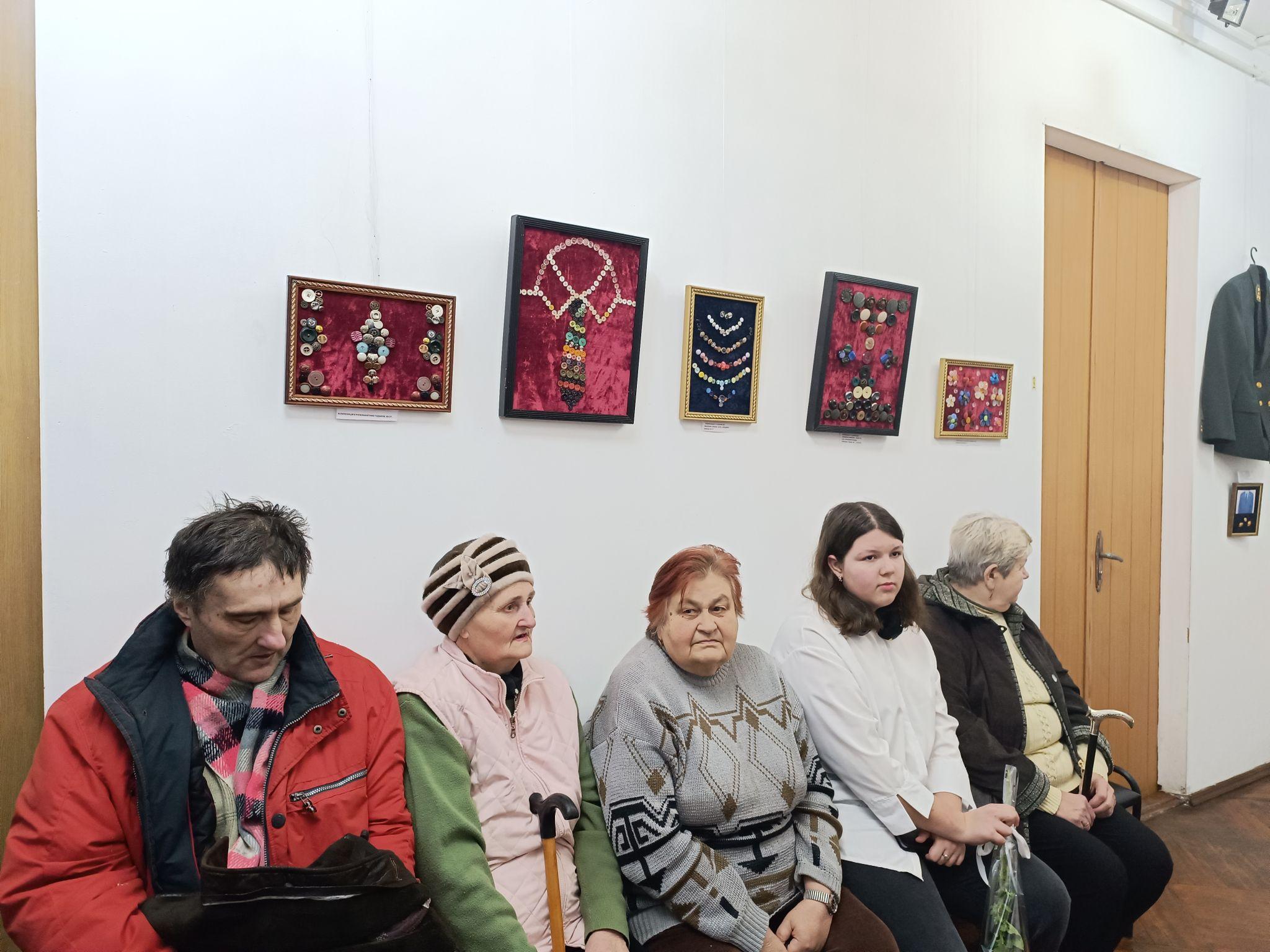 Новини Козятина - фото з Козятинець Володимир Кіраковський колекціонує ґудзики