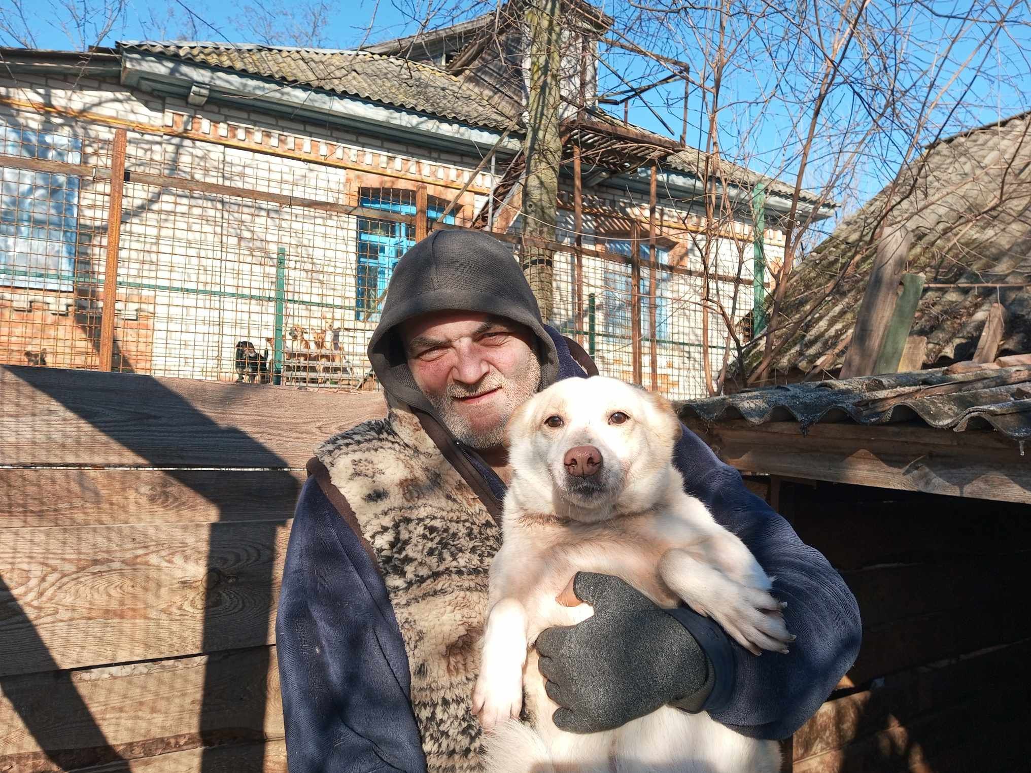 Новини Вінниці - фото з Скинулися і купили будинок для родини зоозахисників. Подружжя опікується понад сотнею тварин