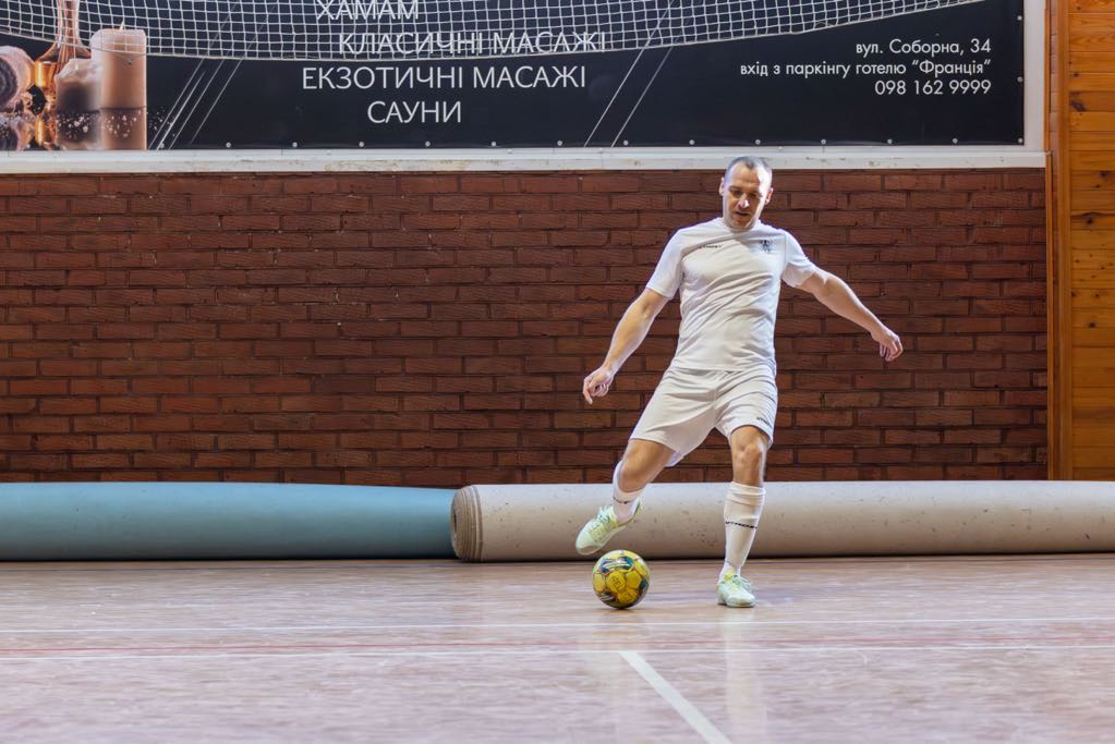 Новини Козятина - фото з В тринадцятому турі тричі змінювалися лідери першості