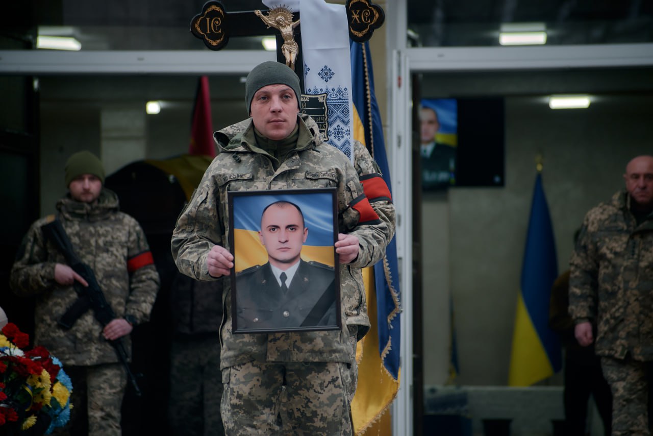 Новини Хмельницького - фото з На «щиті» повернулись шестеро військових з Хмельниччини. Наймолодшому 22