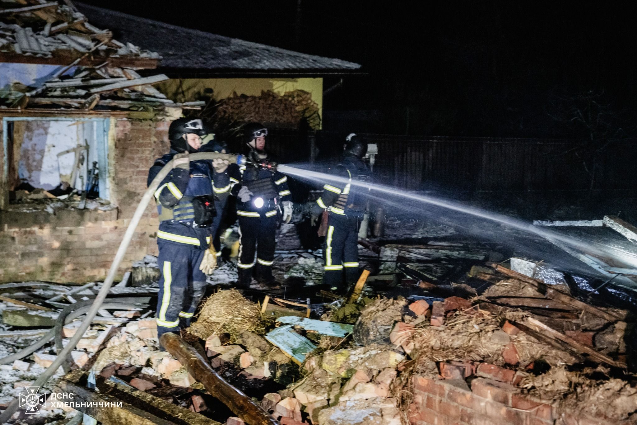 Новини Хмельницького - фото з Травмувалася 76-річна жінка: наслідки «шахедної» атаки на Хмельниччині (ФОТО, ВІДЕО)