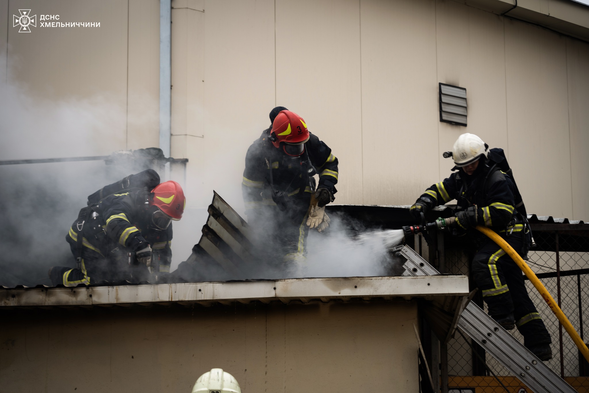 Новини Хмельницького - фото з Пожежа в ТЦ «Агора» на Озерній: що відомо (ВІДЕО)