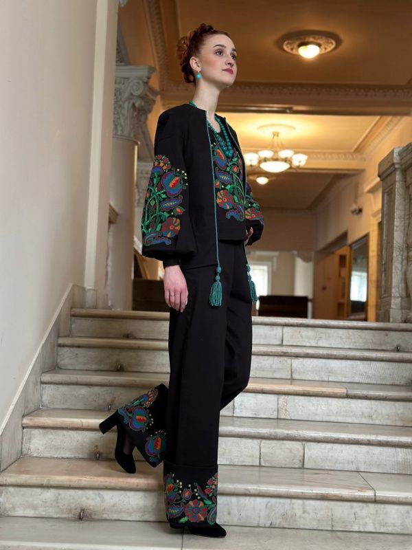 Новини Тернополя - фото з Колекцію одягу тернопільського училища представили на модному показі в Парижі