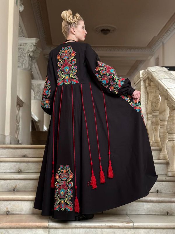 Новини Тернополя - фото з Колекцію одягу тернопільського училища представили на модному показі в Парижі