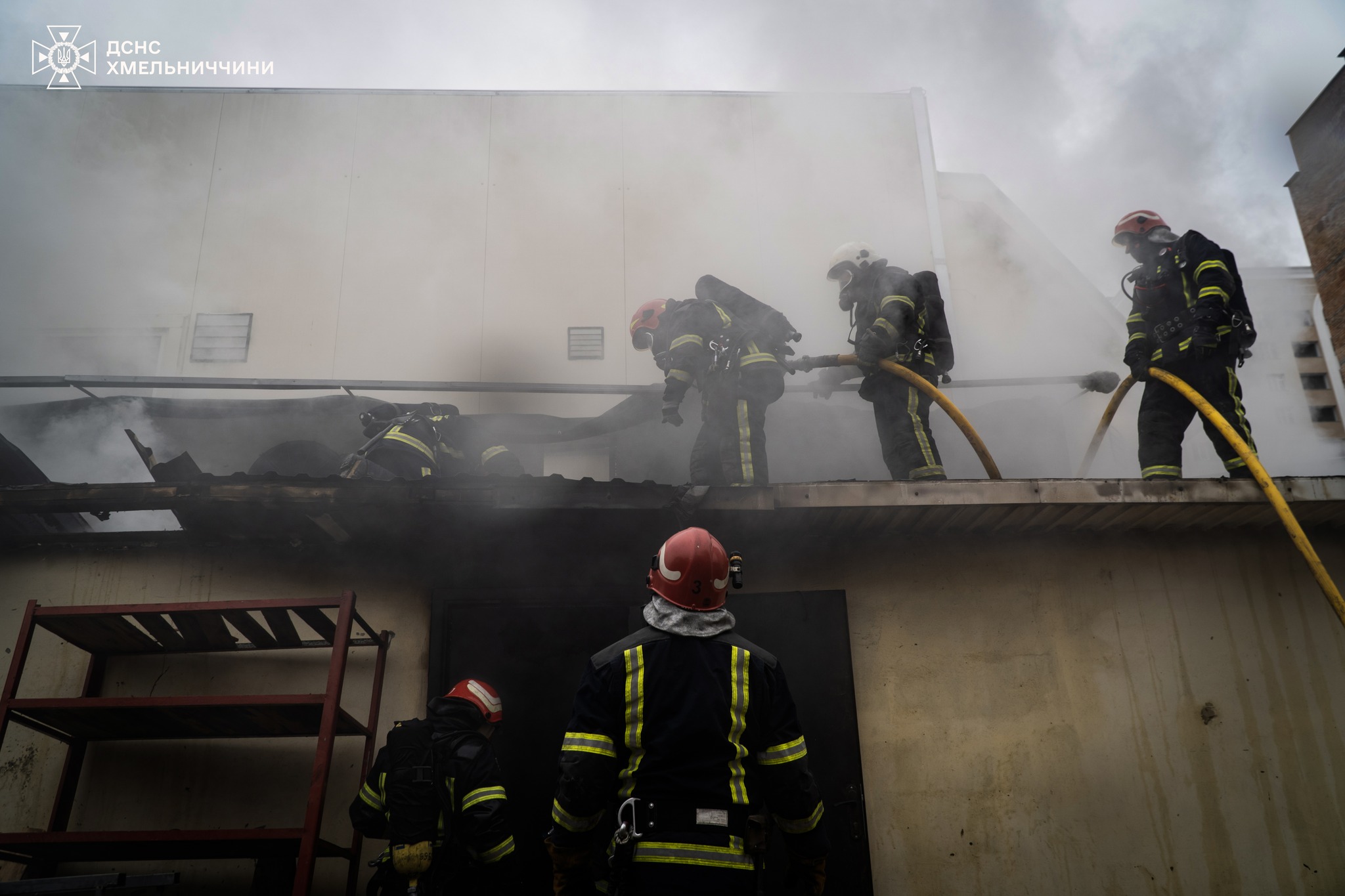 Новини Хмельницького - фото з Пожежа в ТЦ «Агора» на Озерній: що відомо (ВІДЕО)