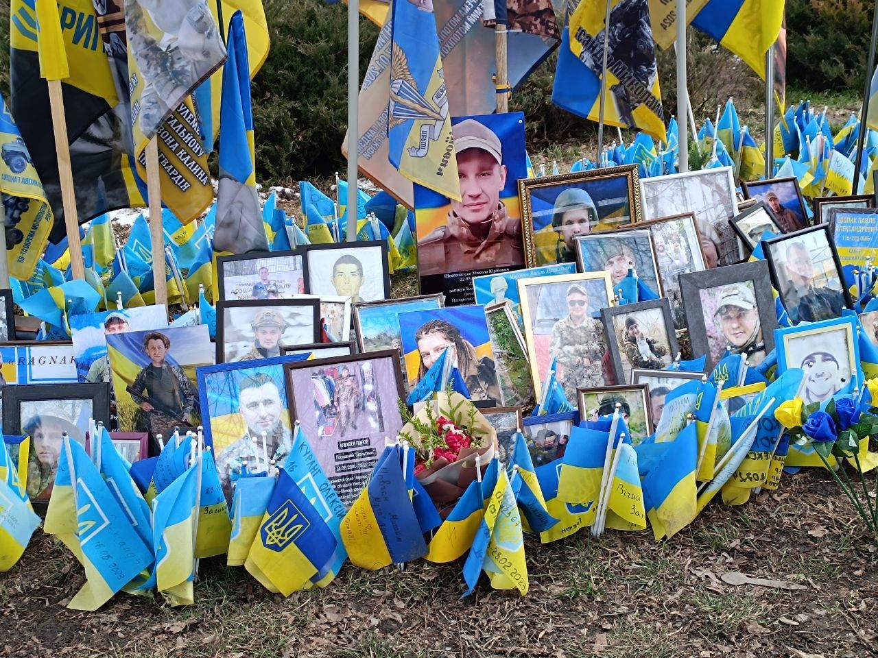 Новини Вінниці - фото з Імена та портрети опинилися під ногами: що не так із новою локацією прапорців пам'яті?