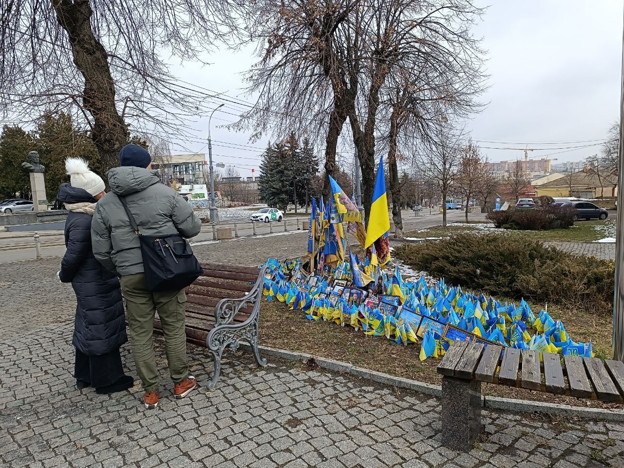 Новини Вінниці - фото з Імена та портрети опинилися під ногами: що не так із новою локацією прапорців пам'яті?