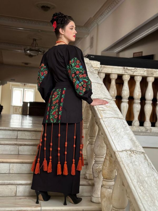 Новини Тернополя - фото з Колекцію одягу тернопільського училища представили на модному показі в Парижі