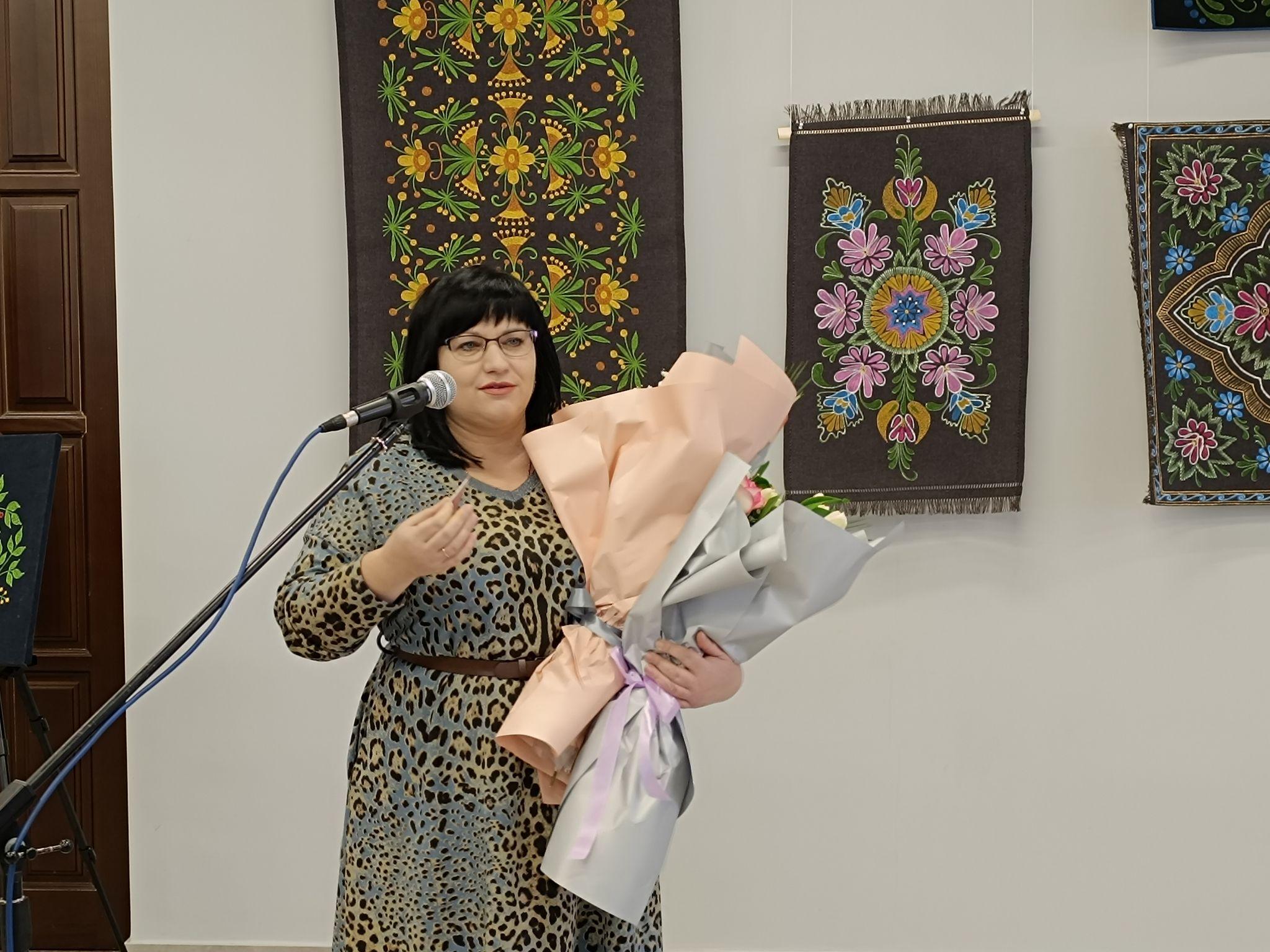 Новини Козятина - фото з Вінничанка Наталія Луценко показала свої мальовані килими