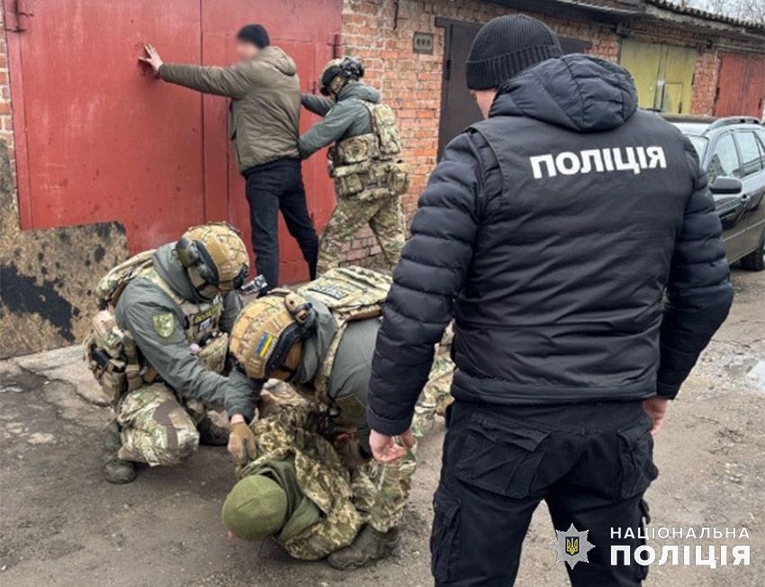 Новини Хмельницького - фото з Обіцяв допомогти з відстрочкою: на Хмельниччині за хабар затримали військового