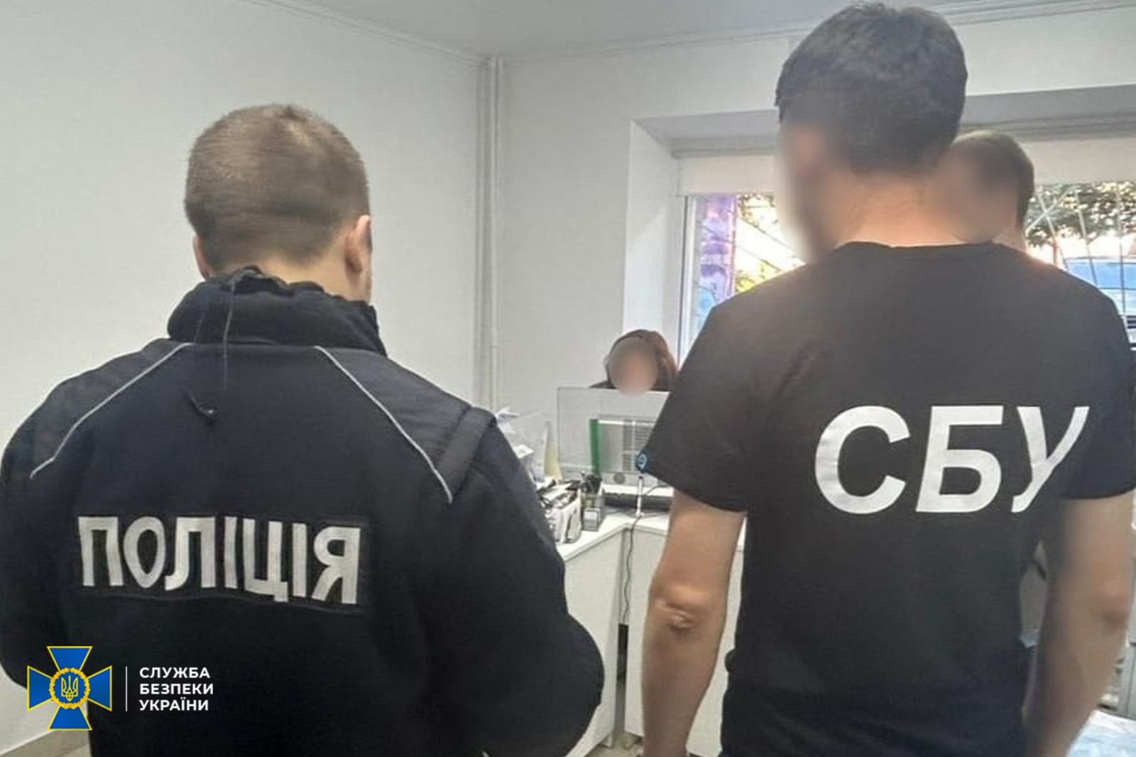 На зображенні може бути: 2 людини та текст