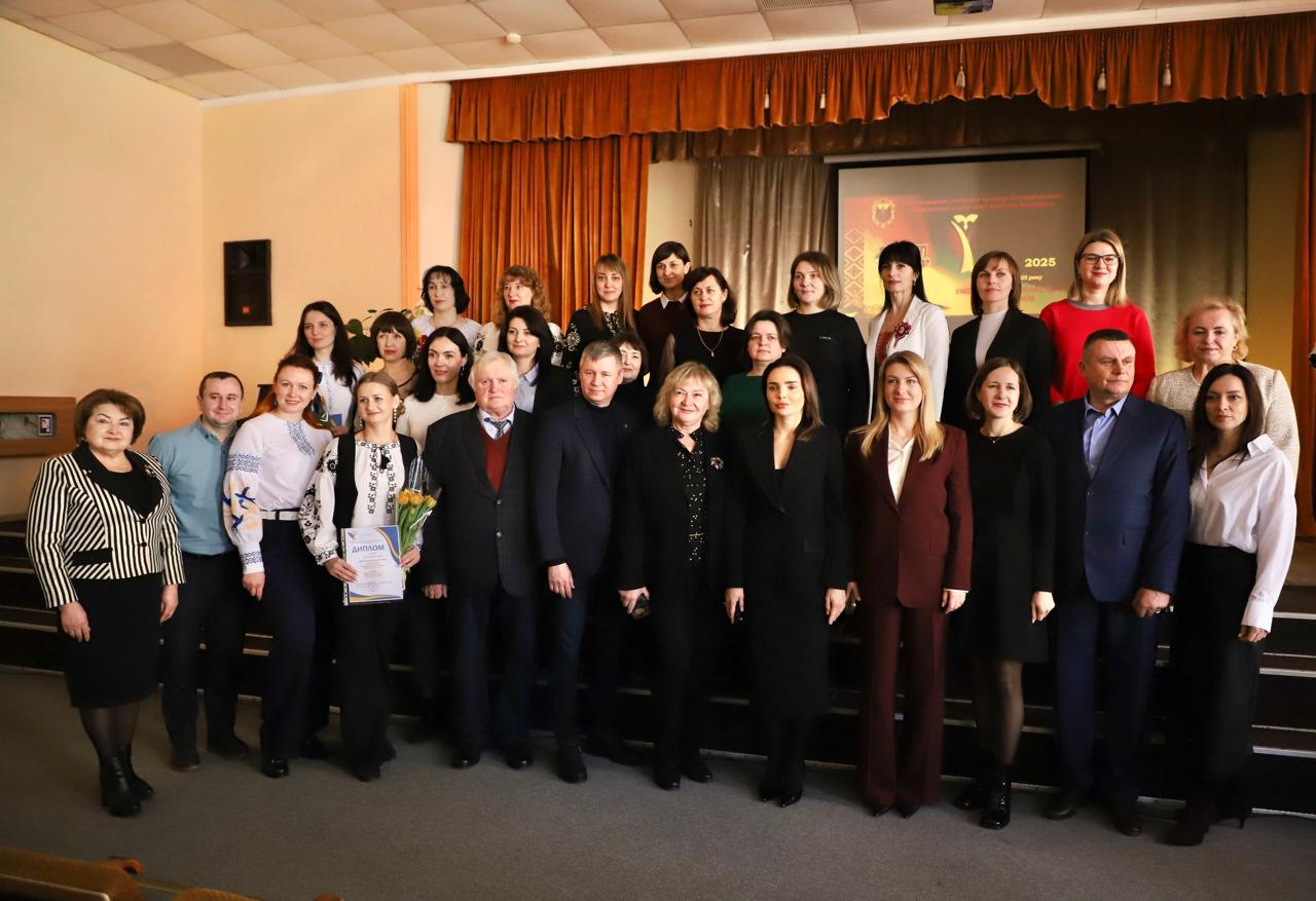 На зображенні може бути: 16 людей