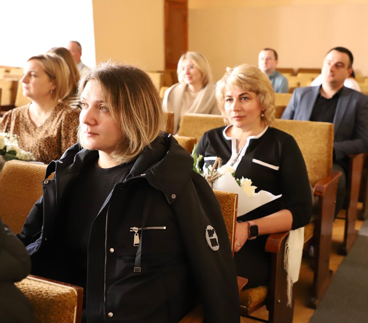 На зображенні може бути: 5 людей