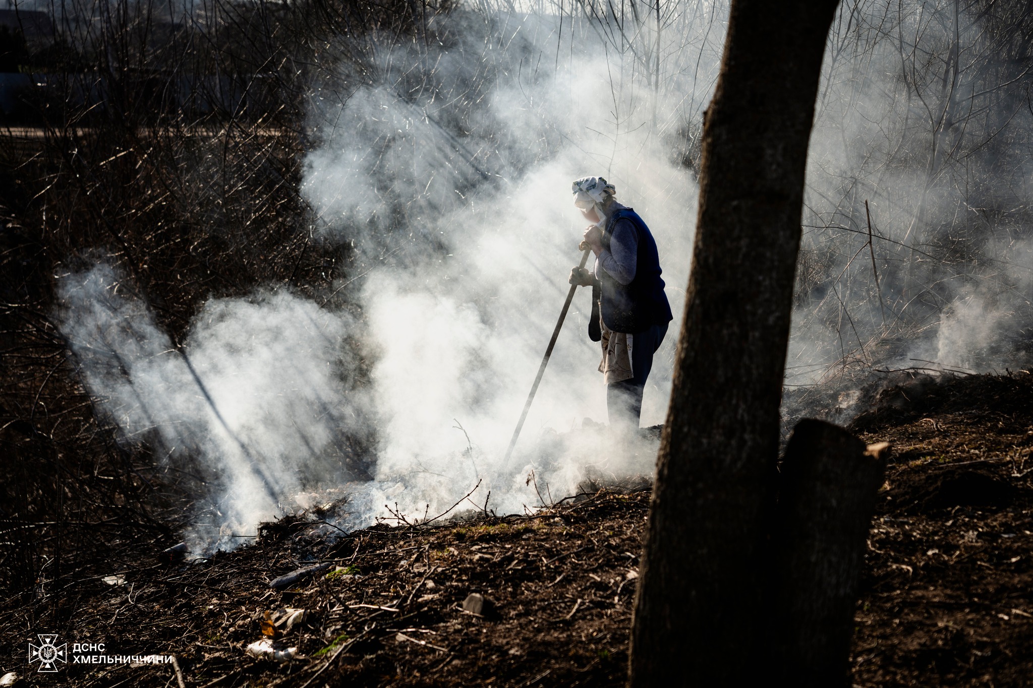 Новини Хмельницького - фото з На Хмельниччині паліїв сухої рослинності шукали дронами На зображенні може бути: 1 особа