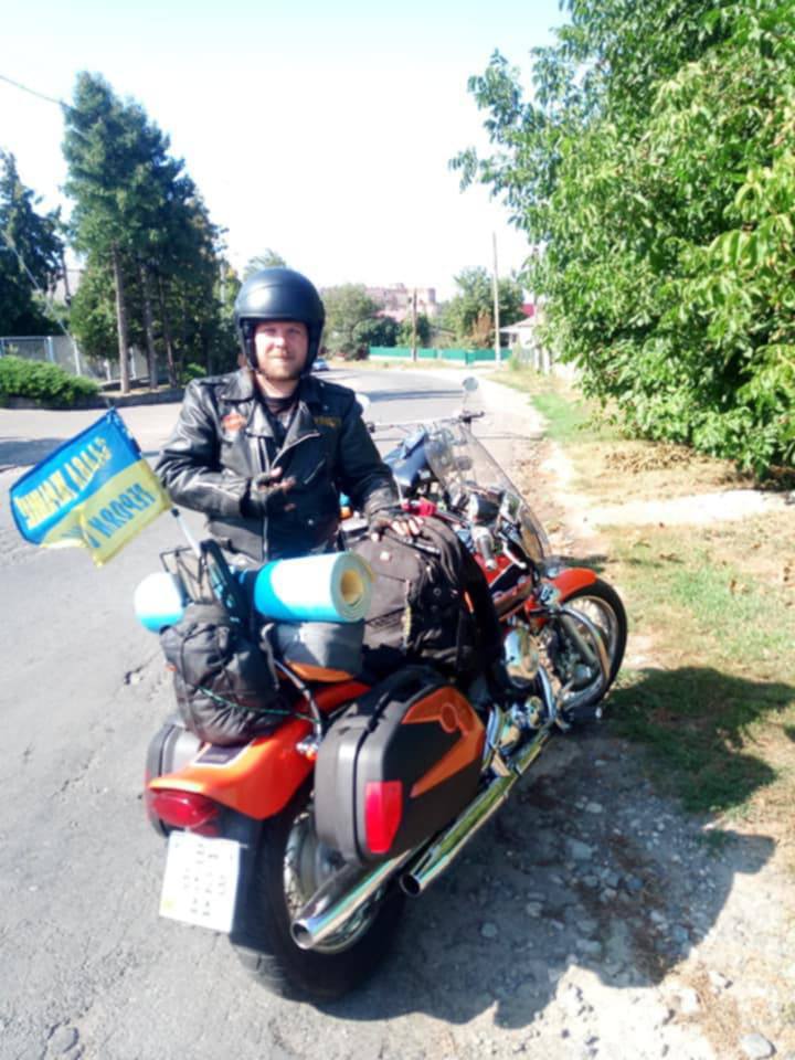 Новини Вінниці - фото з «Мамо, тато — я люблю вас»: майже через рік після загибелі додому повернули тіло вінничанина