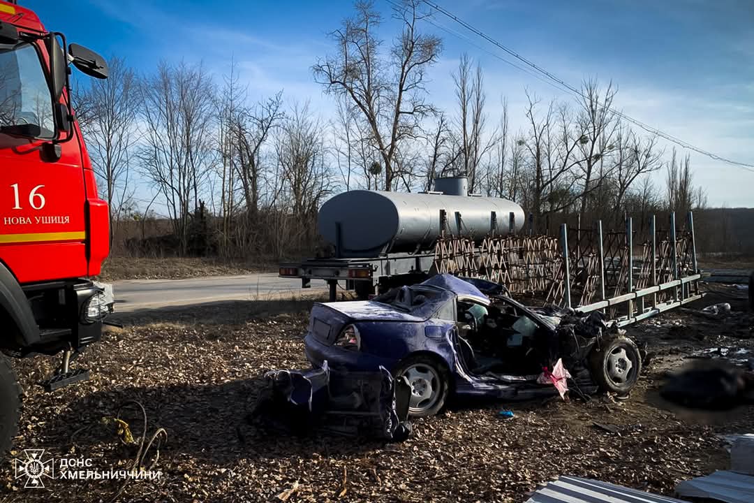 Новини Хмельницького - фото з «Mercedes» загорівся після ДТП: загинула жінка