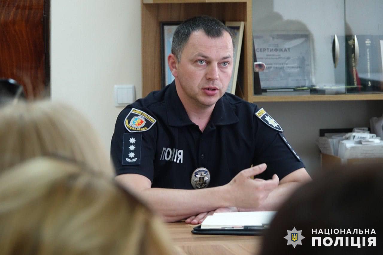 Новини Хмельницького - фото з Яка зарплата у поліцейських Кам’янця-Подільського (ІНФОГРАФІКА)