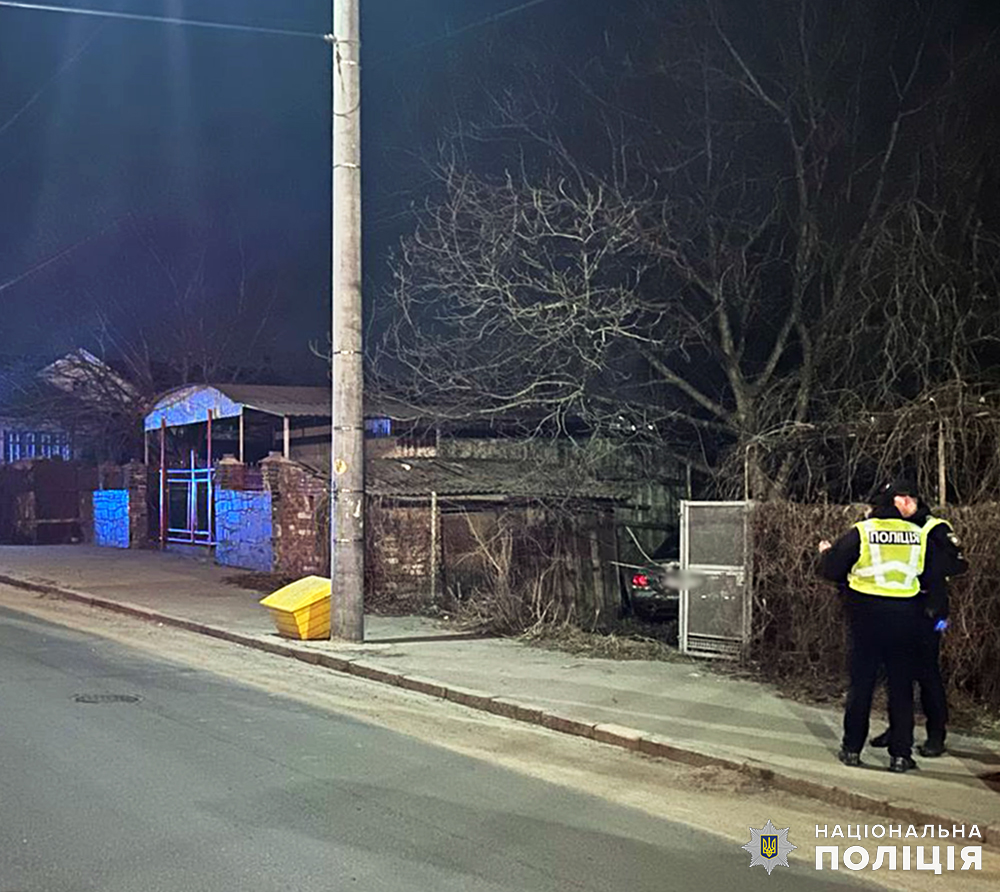 поліцейські встановлюють обставини дтп з травмуванням пішохода у м. житомирі