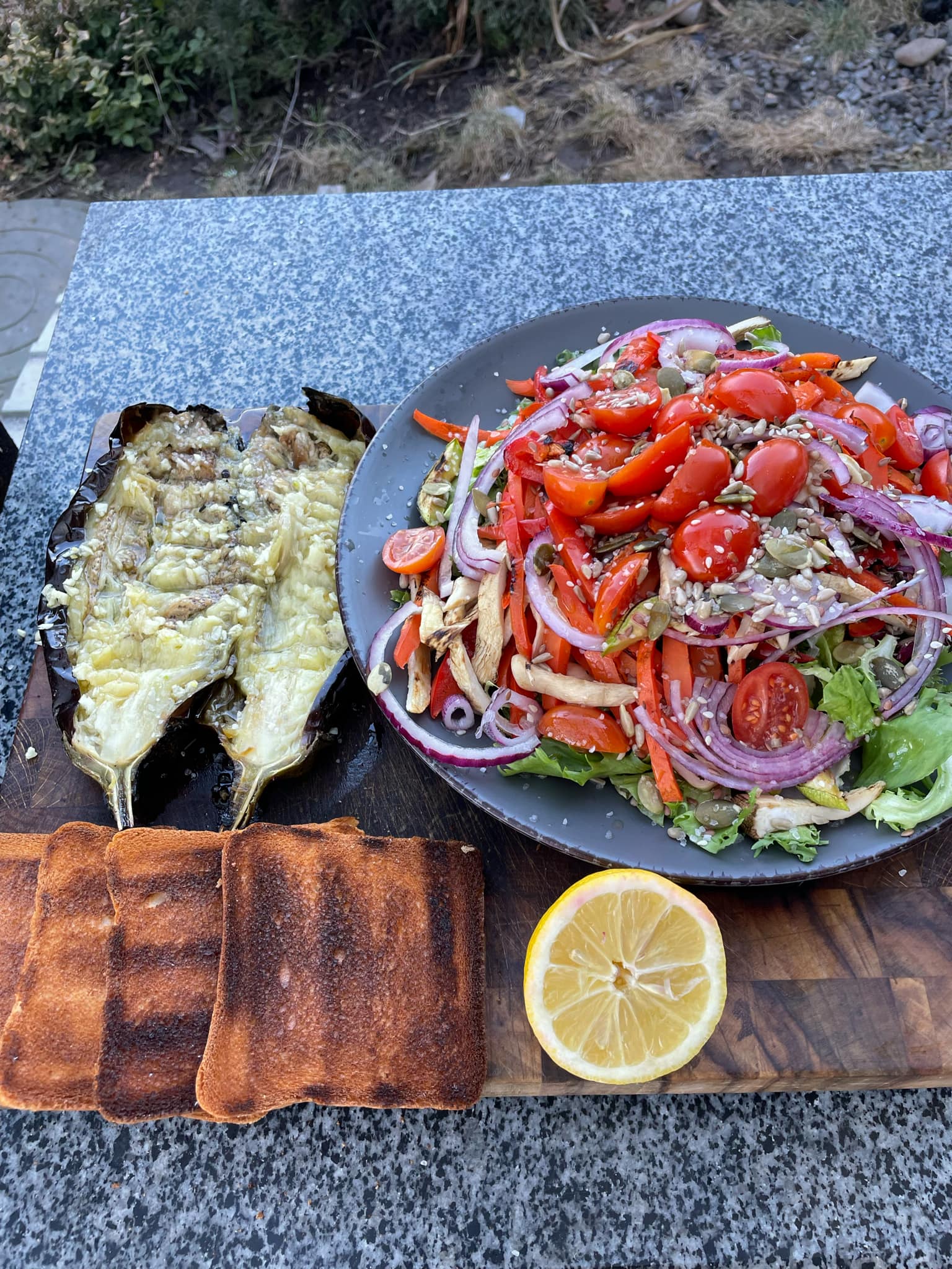 Новини Тернополя - фото з Гриль-салат та баклажан на вугіллі – страва від коваля