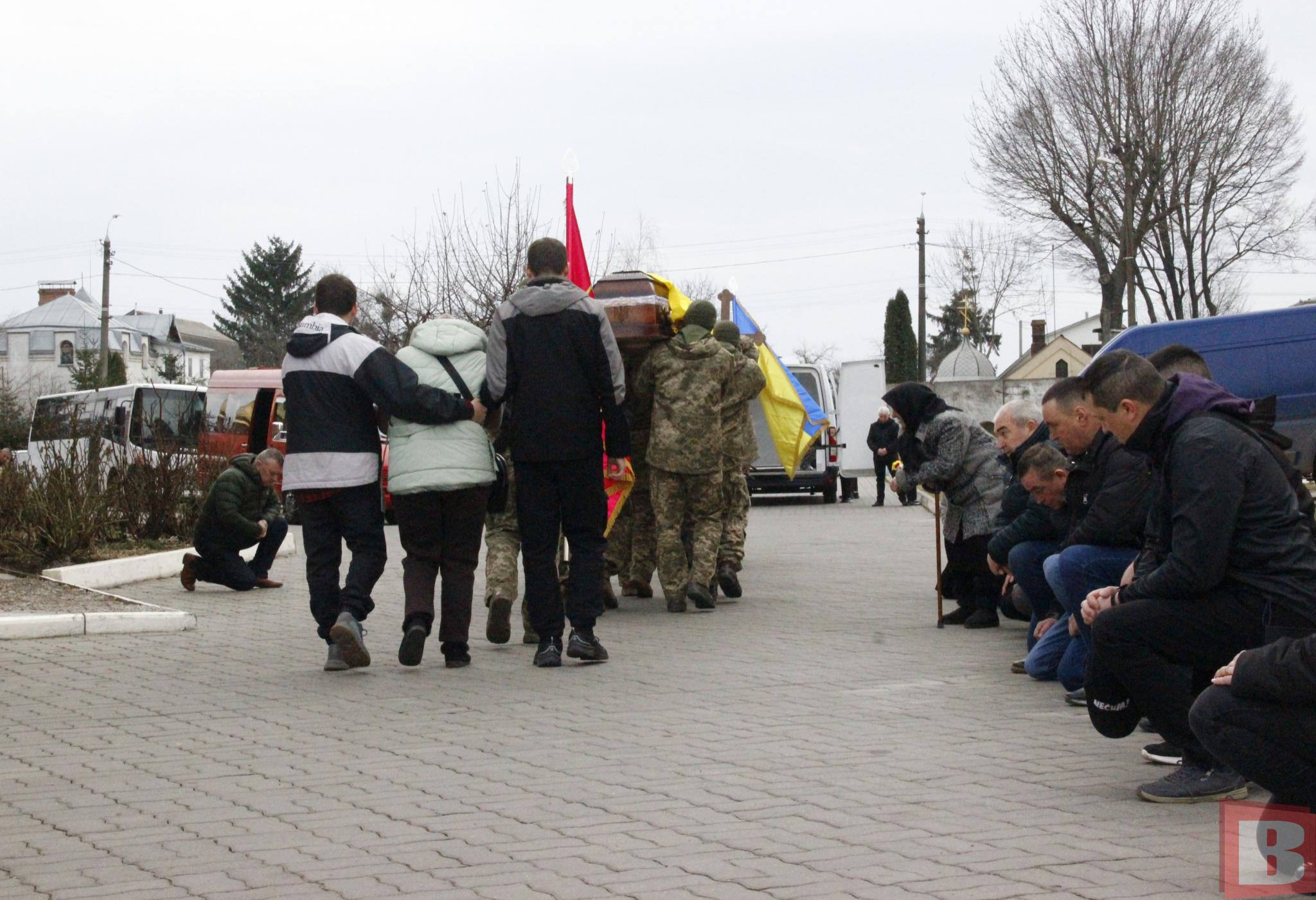 Новини Хмельницького - фото з «Дядя Вася був хорошою людиною»: у Хмельницькому попрощалися із Василем Тарадаєм