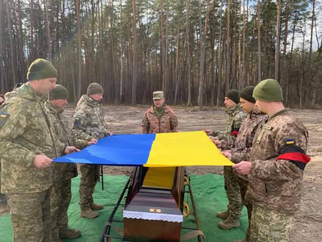 Новини Вінниці - фото з «Він не боявся смерті, він боявся за Україну», — до місця вічного спочинку провели Михайла Чурільова