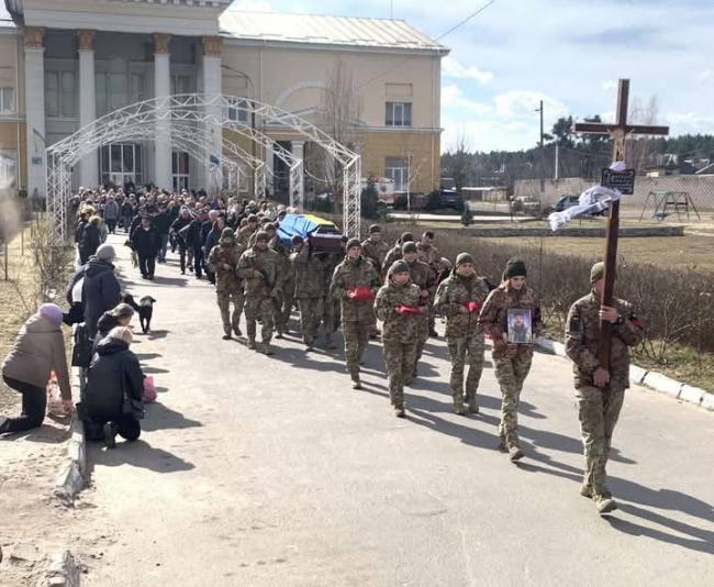 Новини Вінниці - фото з «Він не боявся смерті, він боявся за Україну», — до місця вічного спочинку провели Михайла Чурільова