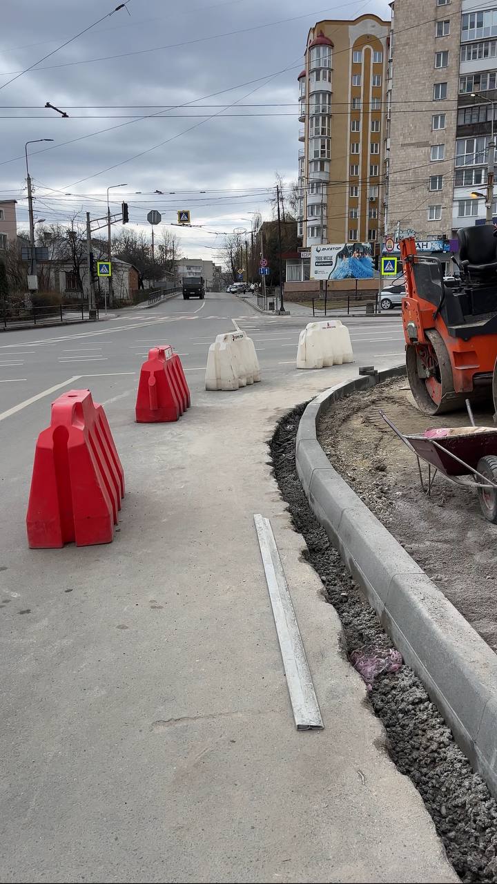 Новини Тернополя - фото з У Тернополі облаштовують безбар’єрні маршрути: які вулиці обрали для оновлення