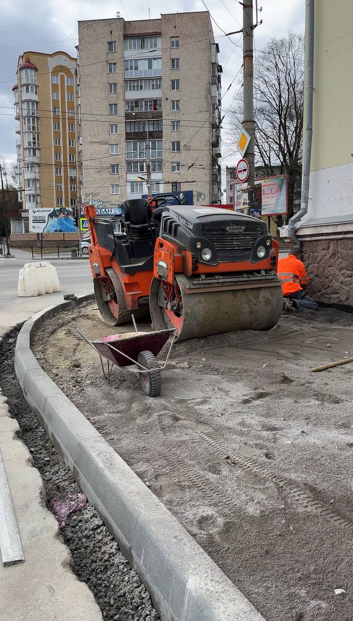 Новини Тернополя - фото з У Тернополі облаштовують безбар’єрні маршрути: які вулиці обрали для оновлення