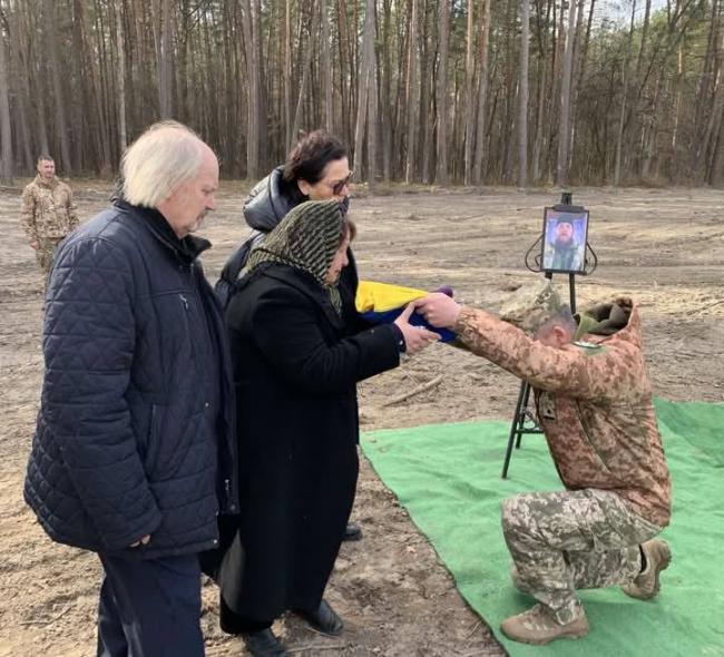 Новини Вінниці - фото з «Він не боявся смерті, він боявся за Україну», — до місця вічного спочинку провели Михайла Чурільова