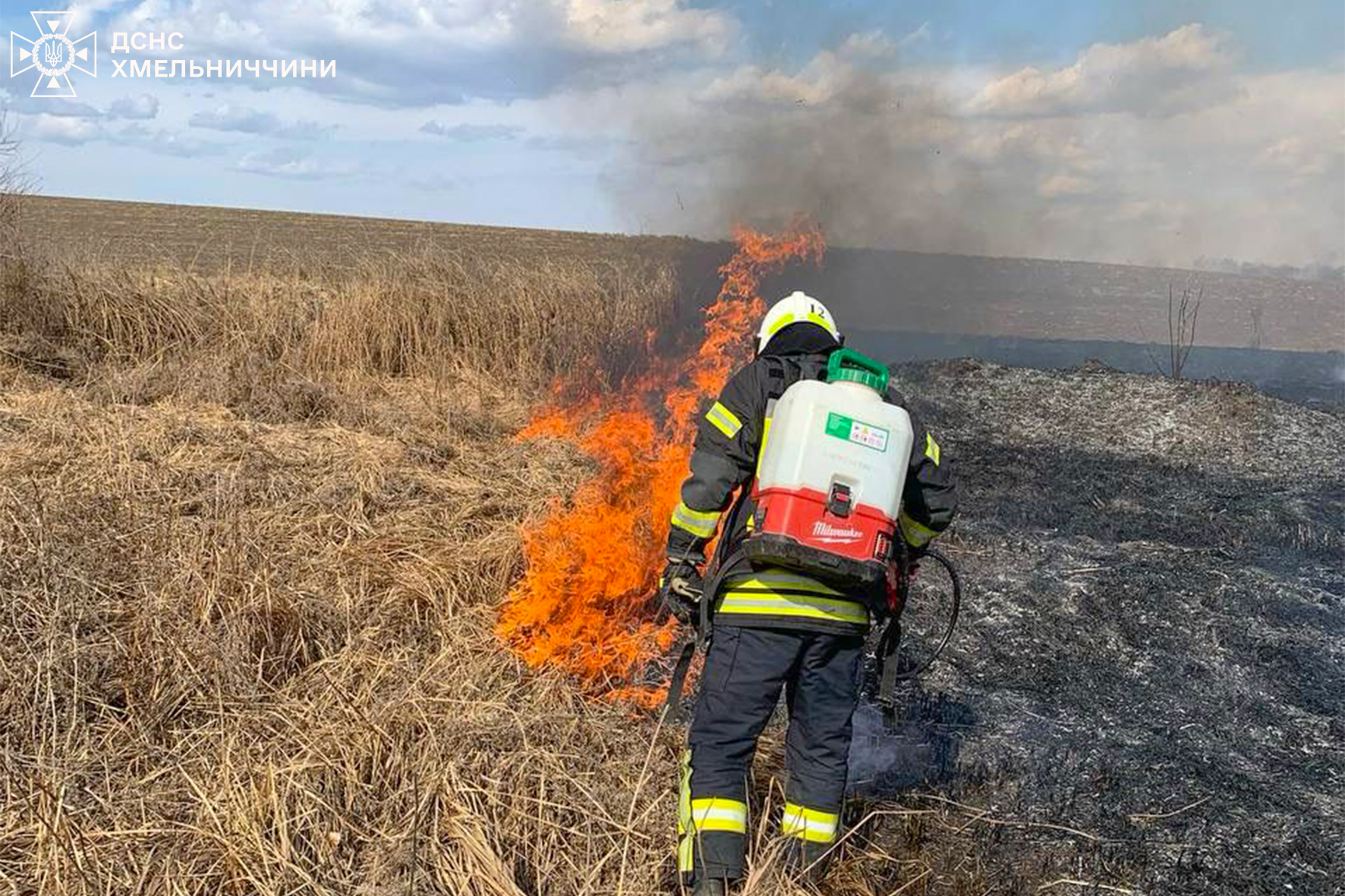 Новини Хмельницького - фото з На Хмельниччині горіли автівки та будинки. Є постраждалий