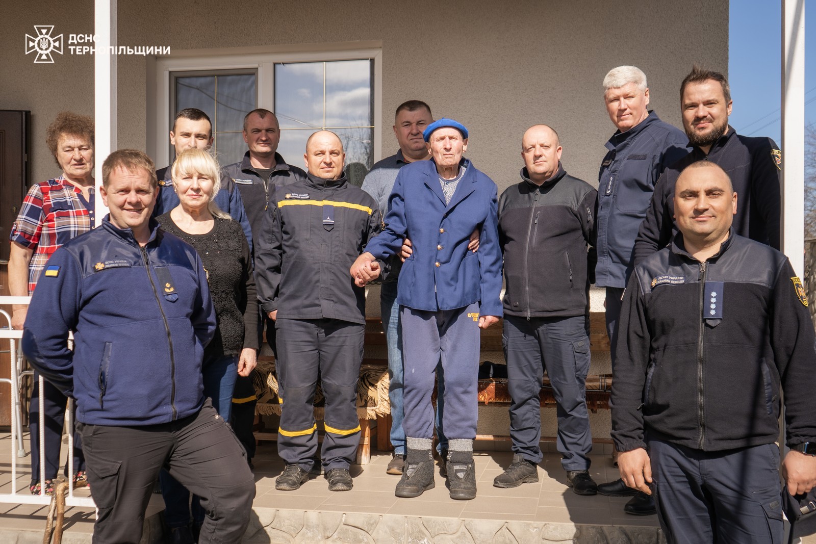 На зображенні може бути: 7 людей та текст